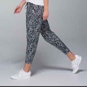 Lululemon Jet Crop
